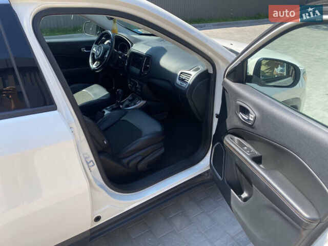 Білий Джип Compass, об'ємом двигуна 2.36 л та пробігом 91 тис. км за 17300 $, фото 6 на Automoto.ua