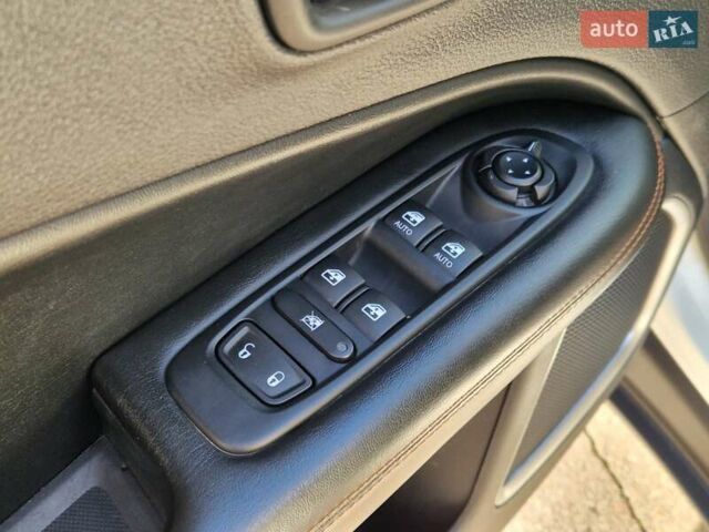 Джип Компас 2020 в Сумах на Automoto.ua Белый Джип Компас, объемом двигателя 2.36 л и пробегом 71 тыс. км за 15500 $, фото 19 на Automoto.ua