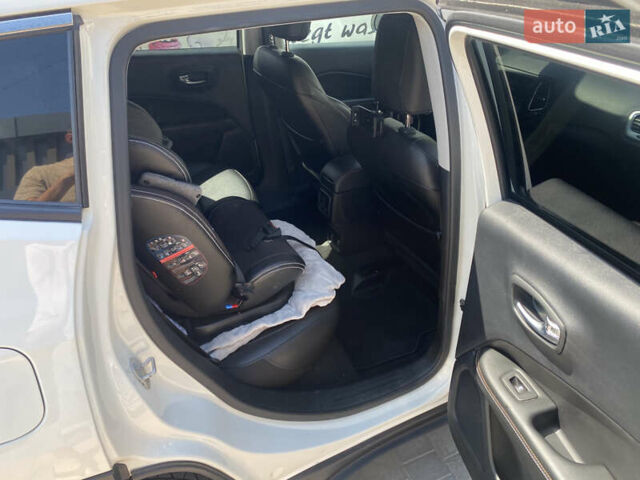Білий Джип Compass, об'ємом двигуна 2.36 л та пробігом 91 тис. км за 17300 $, фото 9 на Automoto.ua