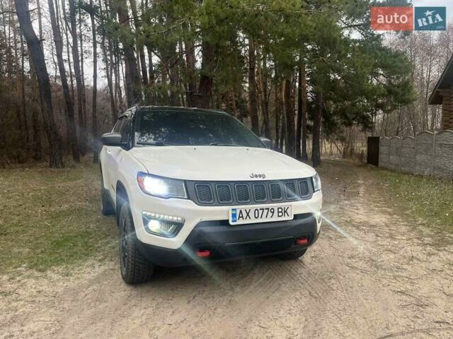 Білий Джип Compass, об'ємом двигуна 2.36 л та пробігом 93 тис. км за 17000 $, фото 9 на Automoto.ua