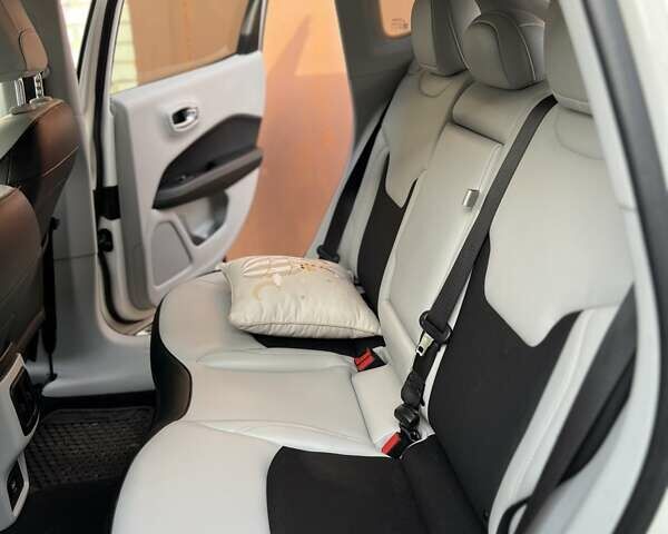 Білий Джип Compass, об'ємом двигуна 2.36 л та пробігом 67 тис. км за 19999 $, фото 18 на Automoto.ua