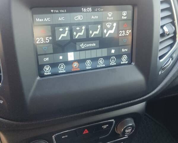 Белый Джип Компас, объемом двигателя 2.4 л и пробегом 96 тыс. км за 16800 $, фото 2 на Automoto.ua