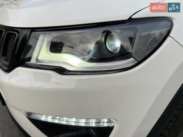 Білий Джип Compass, об'ємом двигуна 2.36 л та пробігом 67 тис. км за 19999 $, фото 38 на Automoto.ua