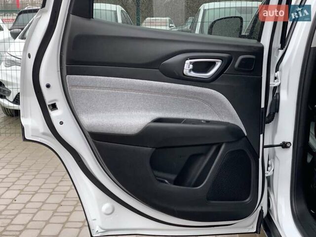 Білий Джип Compass, об'ємом двигуна 2.4 л та пробігом 63 тис. км за 18555 $, фото 28 на Automoto.ua