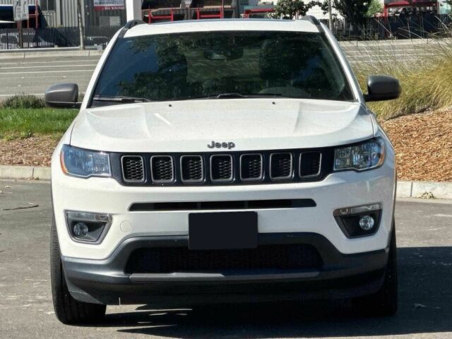 Белый Джип Компас, объемом двигателя 2.4 л и пробегом 20 тыс. км за 6300 $, фото 1 на Automoto.ua