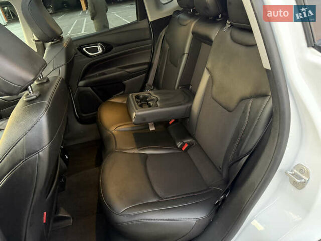 Белый Джип Компас, объемом двигателя 2.36 л и пробегом 45 тыс. км за 21900 $, фото 72 на Automoto.ua