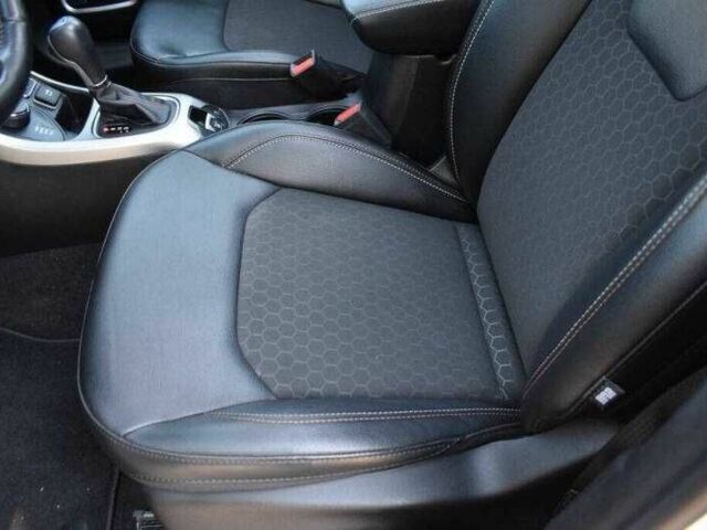 Білий Джип Compass, об'ємом двигуна 2.4 л та пробігом 62 тис. км за 6200 $, фото 9 на Automoto.ua