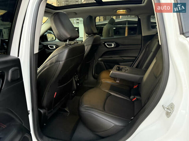 Белый Джип Компас, объемом двигателя 2.36 л и пробегом 45 тыс. км за 21900 $, фото 70 на Automoto.ua