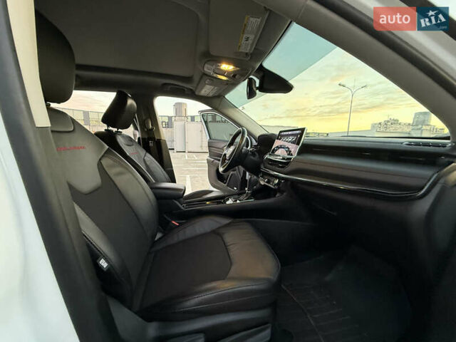 Белый Джип Компас, объемом двигателя 2.36 л и пробегом 45 тыс. км за 21900 $, фото 48 на Automoto.ua