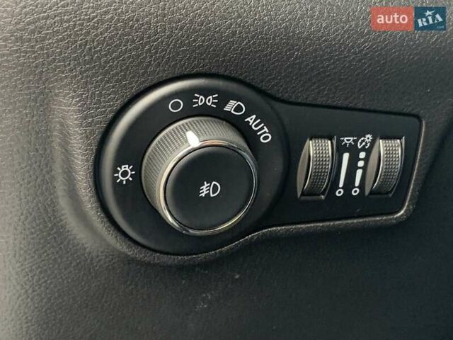 Білий Джип Compass, об'ємом двигуна 2.4 л та пробігом 63 тис. км за 18555 $, фото 44 на Automoto.ua