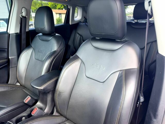 Білий Джип Compass, об'ємом двигуна 2.4 л та пробігом 21 тис. км за 9700 $, фото 8 на Automoto.ua