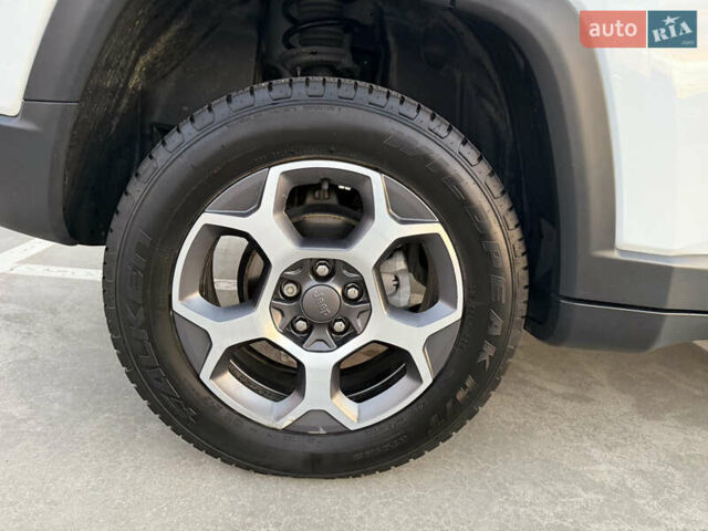 Белый Джип Компас, объемом двигателя 2.36 л и пробегом 45 тыс. км за 21900 $, фото 39 на Automoto.ua
