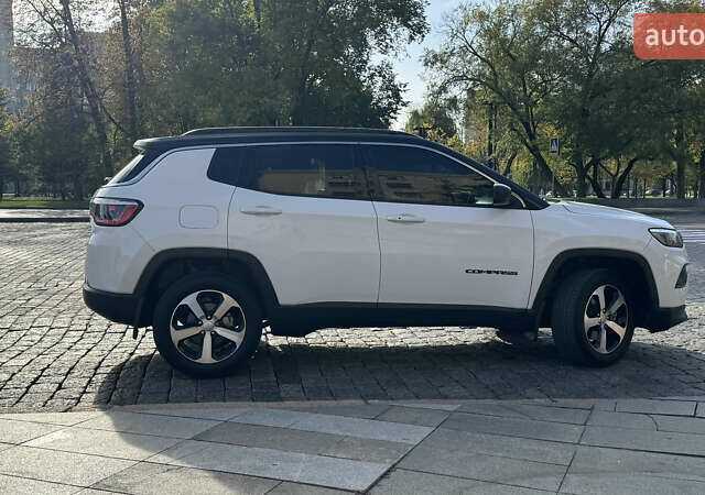 Белый Джип Компас, объемом двигателя 2.36 л и пробегом 34 тыс. км за 19500 $, фото 2 на Automoto.ua