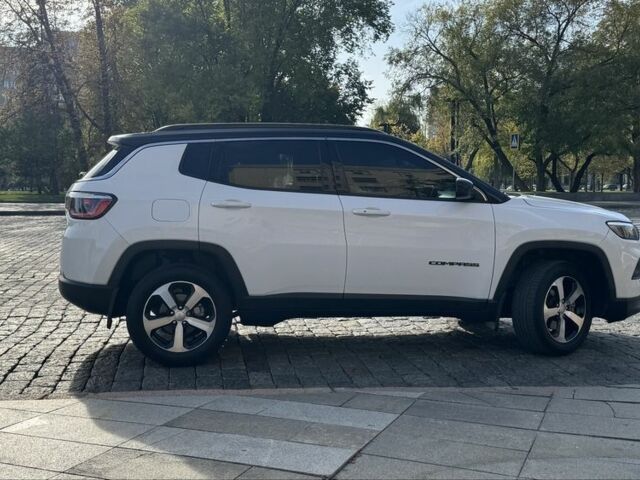 Белый Джип Компас, объемом двигателя 2.4 л и пробегом 34 тыс. км за 19500 $, фото 2 на Automoto.ua