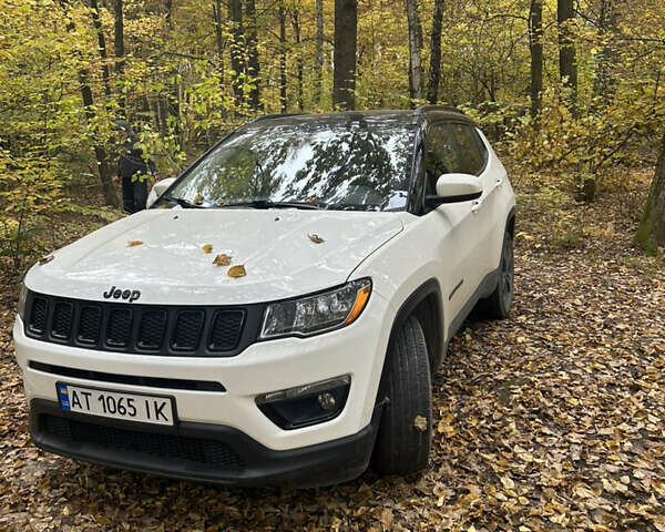 Джип Компас 2021 в Ивано-Франковске на Automoto.ua Белый Джип Компас, объемом двигателя 2.36 л и пробегом 85 тыс. км за 17800 $, фото 2 на Automoto.ua