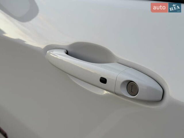 Белый Джип Компас, объемом двигателя 2.36 л и пробегом 45 тыс. км за 21900 $, фото 34 на Automoto.ua