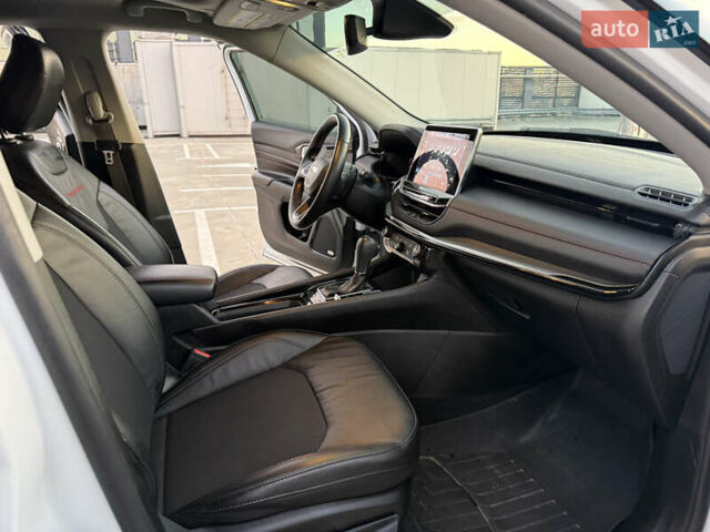 Белый Джип Компас, объемом двигателя 2.36 л и пробегом 45 тыс. км за 21900 $, фото 47 на Automoto.ua