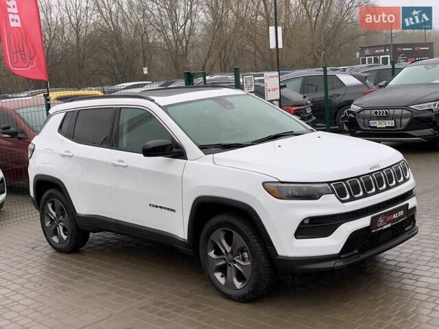 Білий Джип Compass, об'ємом двигуна 2.4 л та пробігом 63 тис. км за 18555 $, фото 6 на Automoto.ua