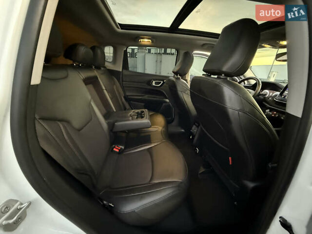 Белый Джип Компас, объемом двигателя 2.36 л и пробегом 45 тыс. км за 21900 $, фото 79 на Automoto.ua