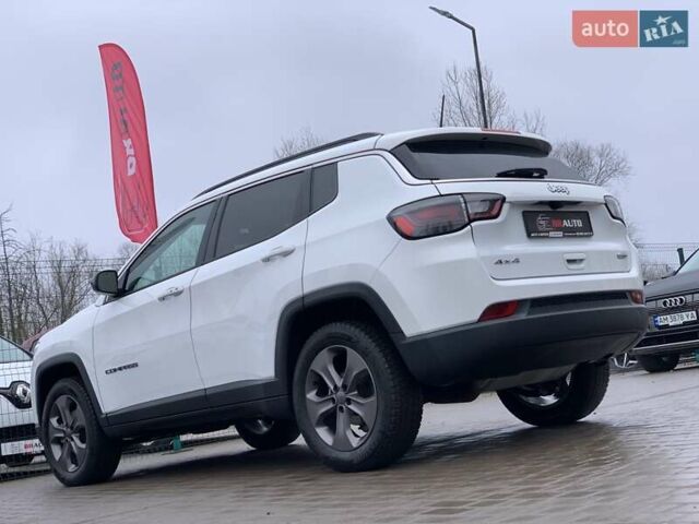 Білий Джип Compass, об'ємом двигуна 2.4 л та пробігом 63 тис. км за 18555 $, фото 17 на Automoto.ua
