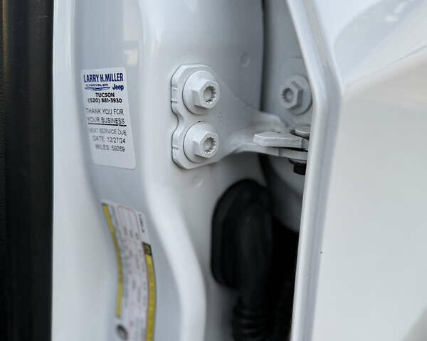 Белый Джип Компас, объемом двигателя 2.36 л и пробегом 98 тыс. км за 18900 $, фото 24 на Automoto.ua