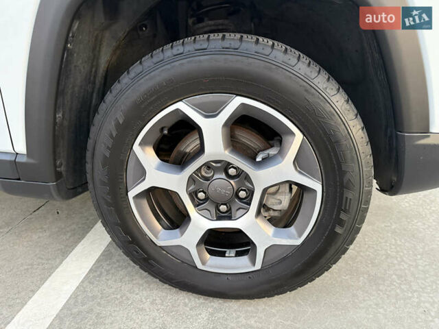 Белый Джип Компас, объемом двигателя 2.36 л и пробегом 45 тыс. км за 21900 $, фото 38 на Automoto.ua