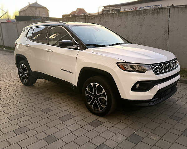 Белый Джип Компас, объемом двигателя 2.36 л и пробегом 31 тыс. км за 19500 $, фото 1 на Automoto.ua