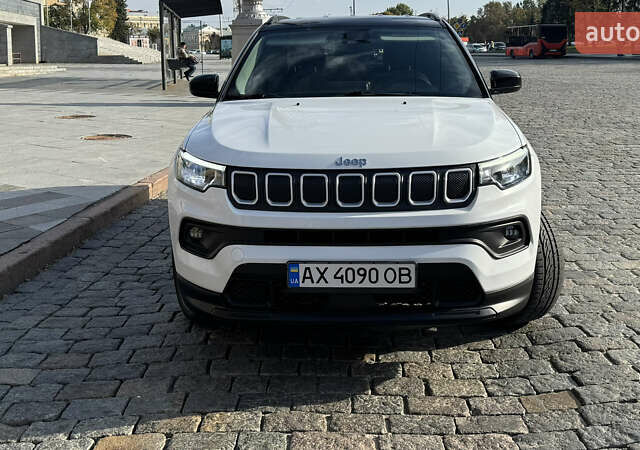 Белый Джип Компас, объемом двигателя 2.36 л и пробегом 34 тыс. км за 19500 $, фото 1 на Automoto.ua