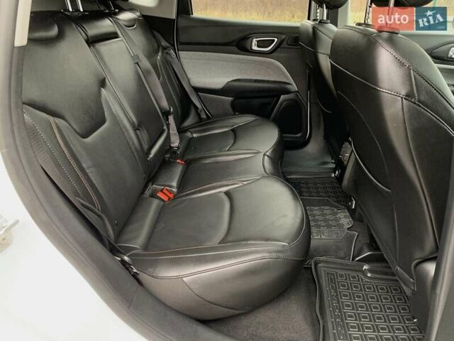 Білий Джип Compass, об'ємом двигуна 2.4 л та пробігом 63 тис. км за 18555 $, фото 32 на Automoto.ua