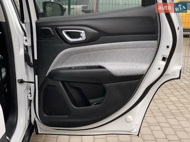 Білий Джип Compass, об'ємом двигуна 2.4 л та пробігом 63 тис. км за 18555 $, фото 31 на Automoto.ua