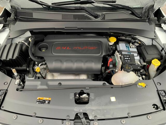 Белый Джип Компас, объемом двигателя 2.4 л и пробегом 63 тыс. км за 18555 $, фото 23 на Automoto.ua