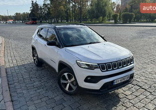 Белый Джип Компас, объемом двигателя 2.36 л и пробегом 34 тыс. км за 19500 $, фото 4 на Automoto.ua