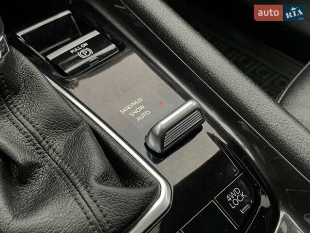 Білий Джип Compass, об'ємом двигуна 2.4 л та пробігом 63 тис. км за 18555 $, фото 51 на Automoto.ua