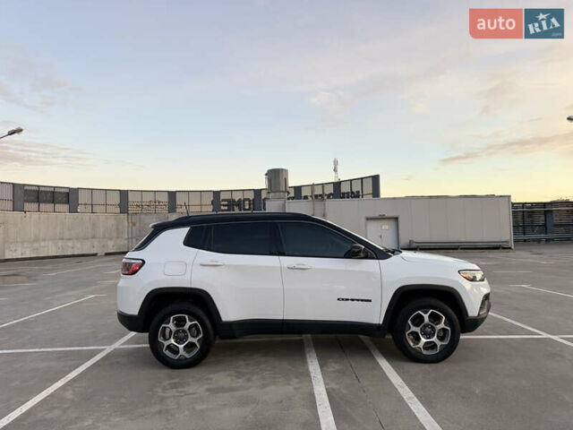 Белый Джип Компас, объемом двигателя 2.36 л и пробегом 45 тыс. км за 21900 $, фото 4 на Automoto.ua