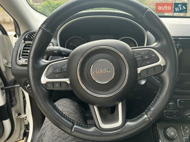Джип Компас 2021 в Ивано-Франковске на Automoto.ua Белый Джип Компас, объемом двигателя 2.36 л и пробегом 85 тыс. км за 17800 $, фото 20 на Automoto.ua