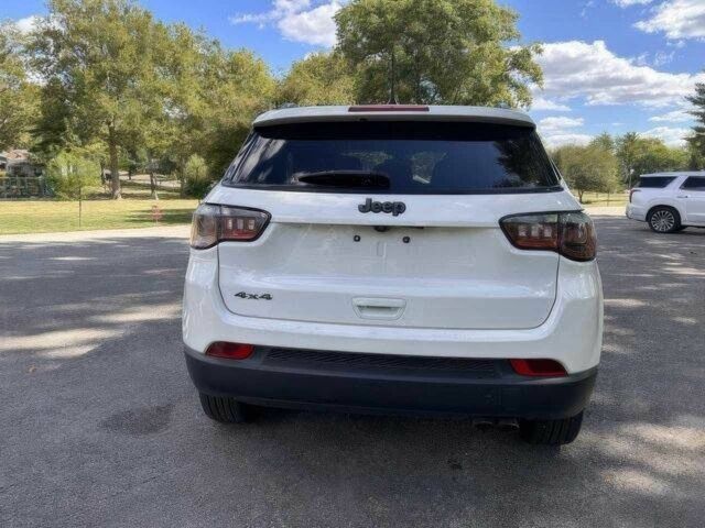 Білий Джип Compass, об'ємом двигуна 2.4 л та пробігом 10 тис. км за 8000 $, фото 4 на Automoto.ua