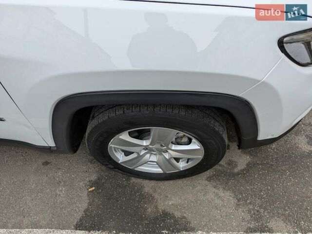 Белый Джип Компас, объемом двигателя 2.36 л и пробегом 41 тыс. км за 22500 $, фото 3 на Automoto.ua