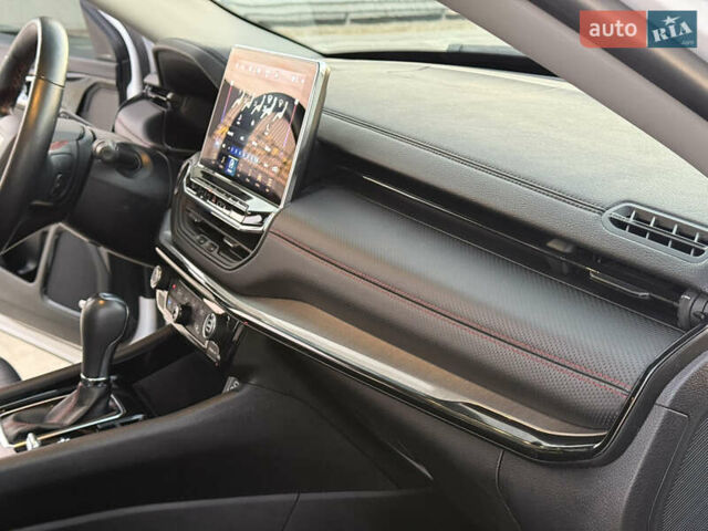 Белый Джип Компас, объемом двигателя 2.36 л и пробегом 45 тыс. км за 21900 $, фото 51 на Automoto.ua