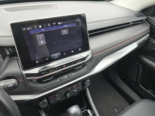 Білий Джип Compass, об'ємом двигуна 2.4 л та пробігом 23 тис. км за 11000 $, фото 10 на Automoto.ua