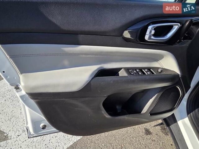 Белый Джип Компас, объемом двигателя 2.36 л и пробегом 95 тыс. км за 17800 $, фото 10 на Automoto.ua