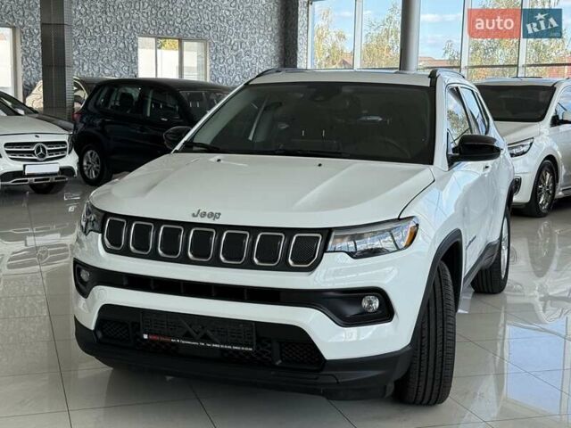 Белый Джип Компас, объемом двигателя 2.4 л и пробегом 77 тыс. км за 19500 $, фото 1 на Automoto.ua