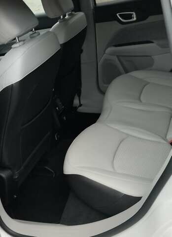 Белый Джип Компас, объемом двигателя 2.4 л и пробегом 90 тыс. км за 18300 $, фото 2 на Automoto.ua