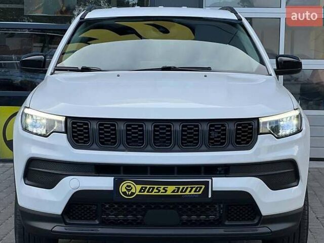 Белый Джип Компас, объемом двигателя 2.36 л и пробегом 103 тыс. км за 19500 $, фото 1 на Automoto.ua