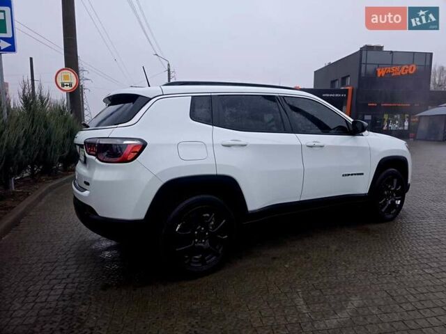Белый Джип Компас, объемом двигателя 2.36 л и пробегом 28 тыс. км за 22499 $, фото 5 на Automoto.ua