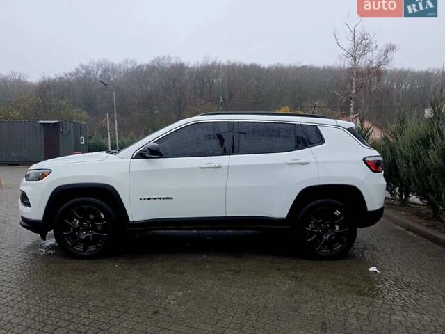 Белый Джип Компас, объемом двигателя 2.36 л и пробегом 28 тыс. км за 22499 $, фото 1 на Automoto.ua