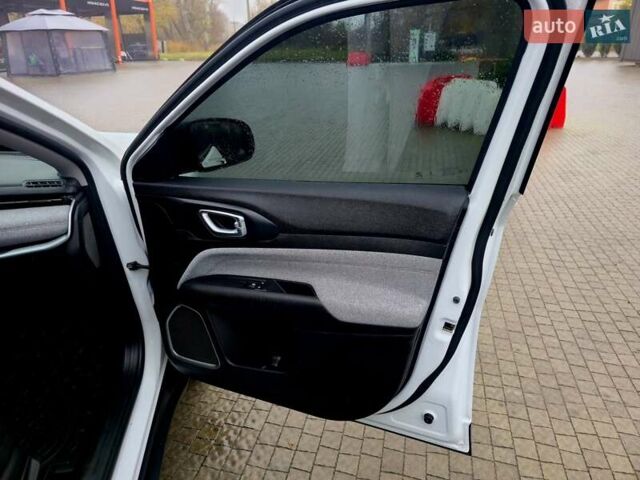Белый Джип Компас, объемом двигателя 2.36 л и пробегом 28 тыс. км за 22499 $, фото 36 на Automoto.ua