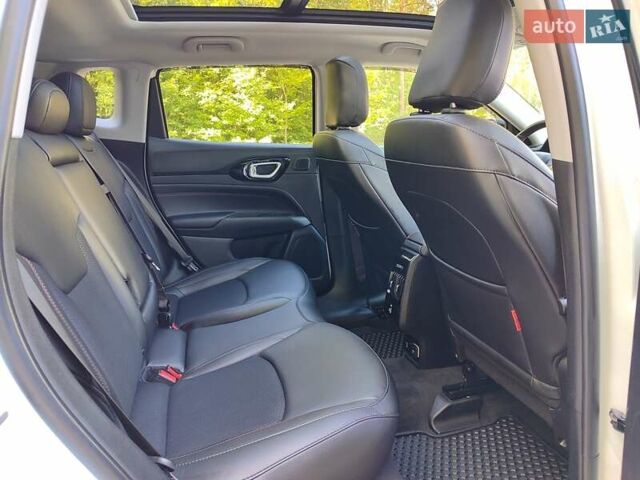 Белый Джип Компас, объемом двигателя 2.36 л и пробегом 44 тыс. км за 19500 $, фото 46 на Automoto.ua