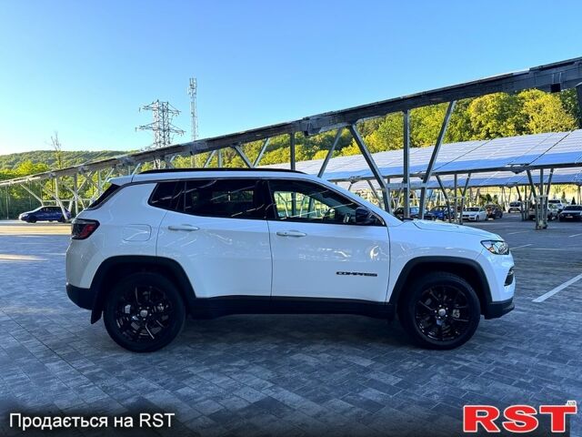 Білий Джип Compass, об'ємом двигуна 2.4 л та пробігом 210 тис. км за 18900 $, фото 3 на Automoto.ua