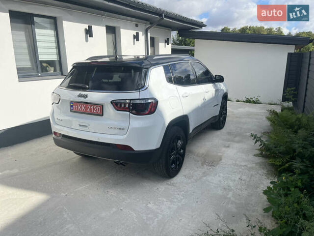 Білий Джип Compass, об'ємом двигуна 2.4 л та пробігом 93 тис. км за 17500 $, фото 3 на Automoto.ua