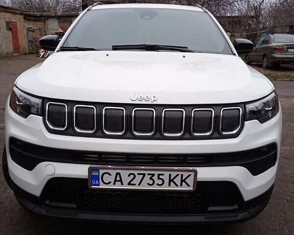 Белый Джип Компас, объемом двигателя 2.4 л и пробегом 20 тыс. км за 19999 $, фото 3 на Automoto.ua